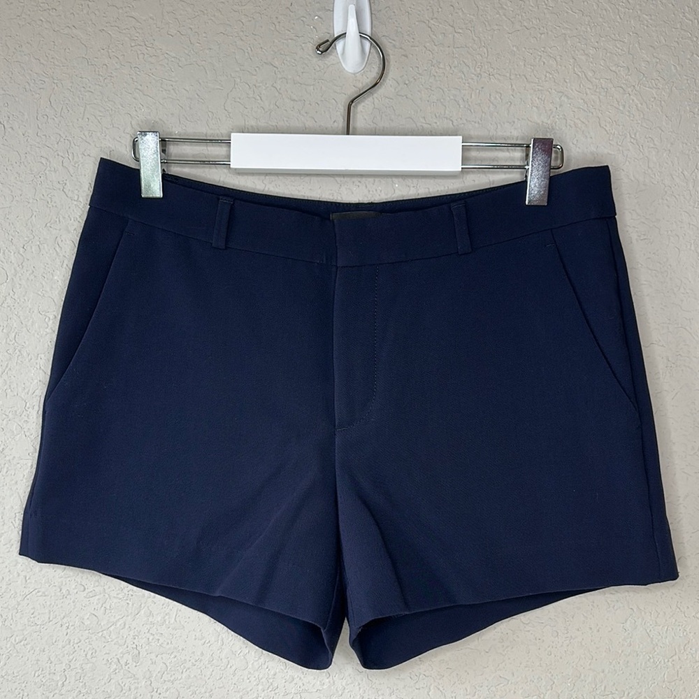 Banana Republic Women's Blue Polyester‎ Blend 3.5" Inseam Dressy Shorts Size 6